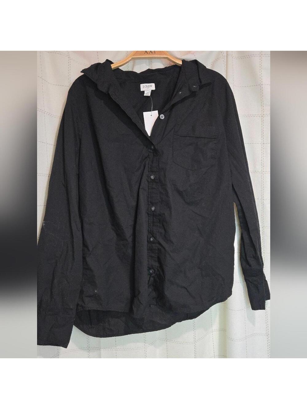 J Crew Button-up cotton poplin shirt in signature fit - Picture 2 of 5